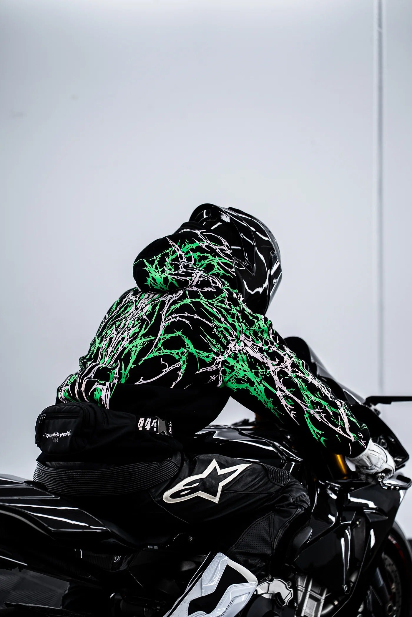 Armored Motorcycle Reflective Hoodie in Green Thorn with CE Level 2 Protection