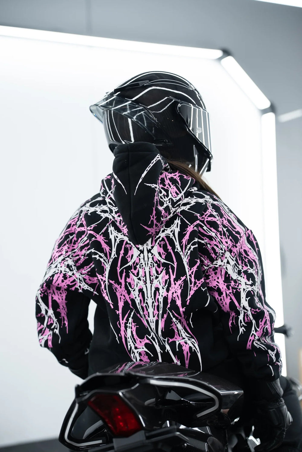 Armored Motorcycle Reflective Hoodie in Pink Thorn with CE Level 2 Protection